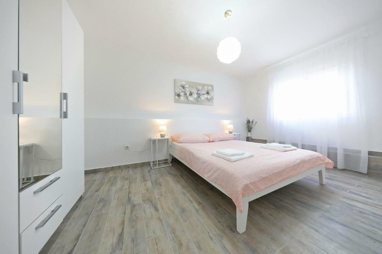 Apartmani Neva, Pridraga Esterno foto